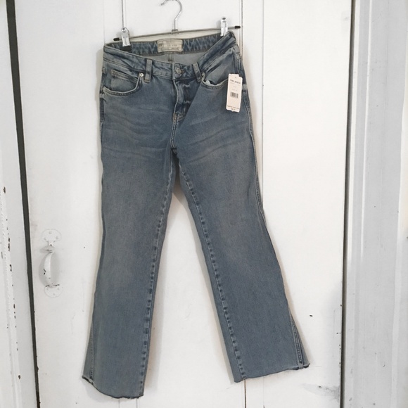 NWT Free People Lightwash Cropped Straight Jeans - Picture 3 of 6